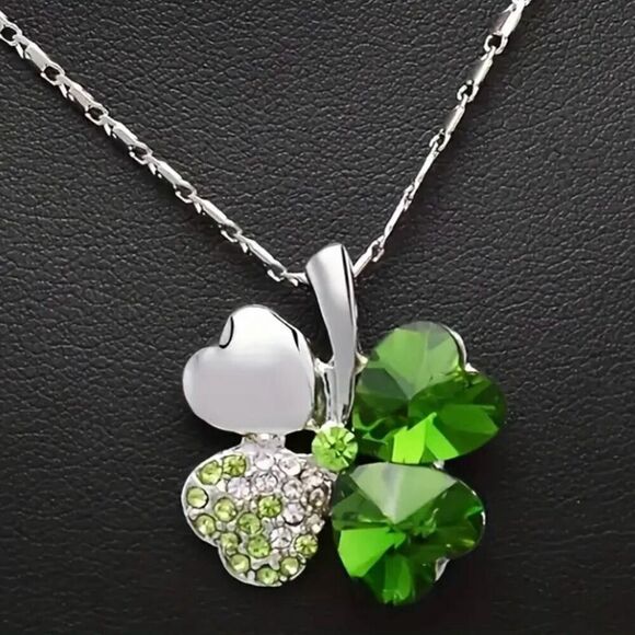Crystal Green Four Leaf Clover Good Luck Pendant Silver Necklace New - Picture 2 of 5